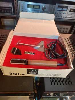 Preview: AKG  D10 L-HL dynamisches Mikrophon in OVP unbenutzt 70ger Jahre mit Holz